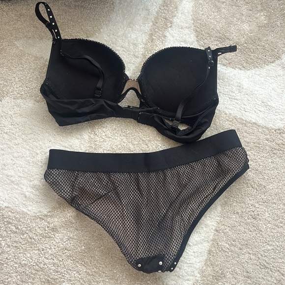 VS x Balmain bra and panty set - Picture 2 of 6